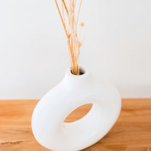 Lade das Bild in den Galerie-Viewer, NUSA