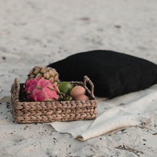 Lade das Bild in den Galerie-Viewer, BESAKIH