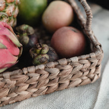 Lade das Bild in den Galerie-Viewer, BESAKIH